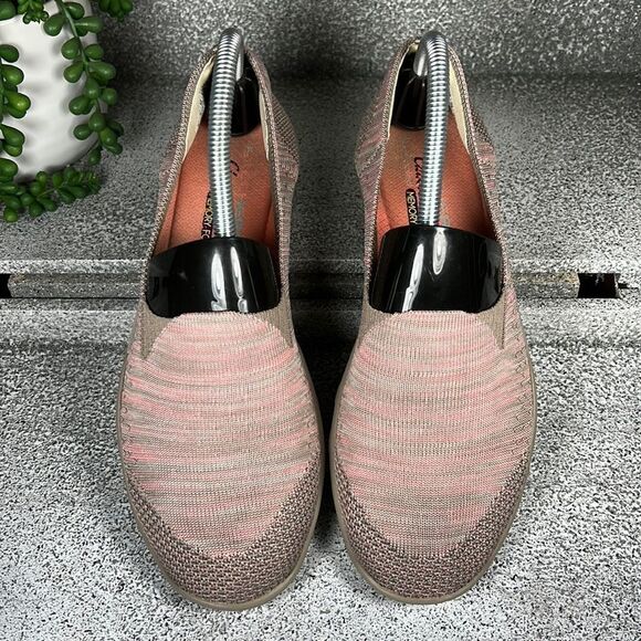 Skechers Classic Fit Memory Foam Slip On Sneakers Shoes Pink Size 8 - Picture 2 of 8